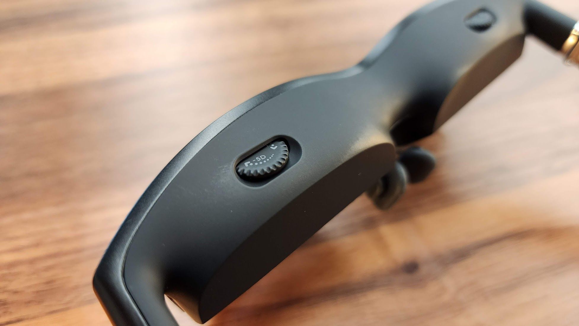 A view of the XR Glasses' adaptive diopter dials. (Courtesy: MMORPG.com)
